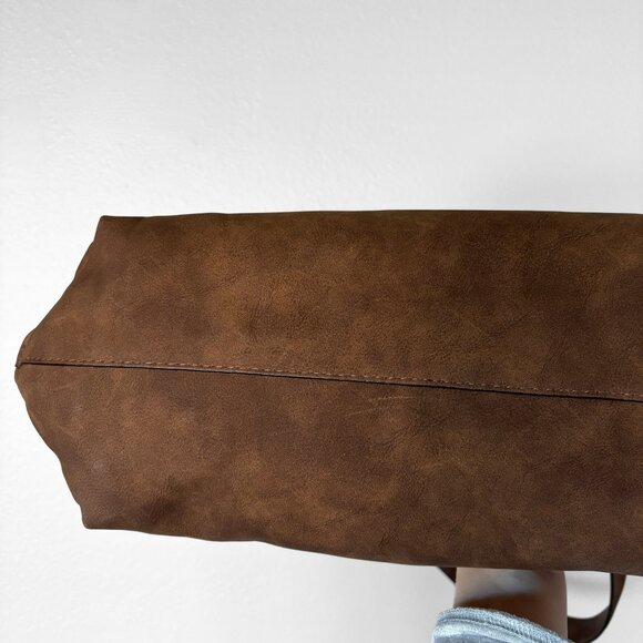 Universal Thread Slouchy Bucket Shoulder Bag Brown Faux Suede Boho Quiet Luxury - Picture 13 of 16